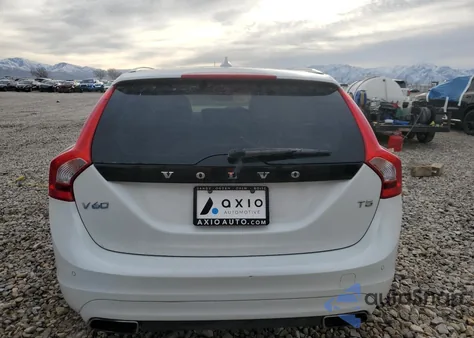 2016 Volvo V60 T5 Premier из США, поврежденный, VIN YV140MEK3G1316185